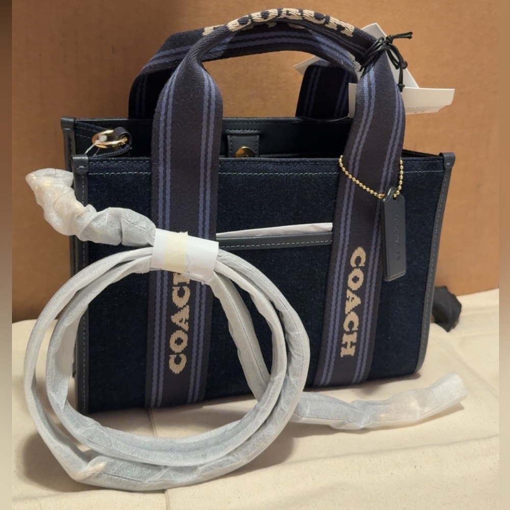 Smith Tote 24 in Denim with Coach logo handles - Picture 5 of 10